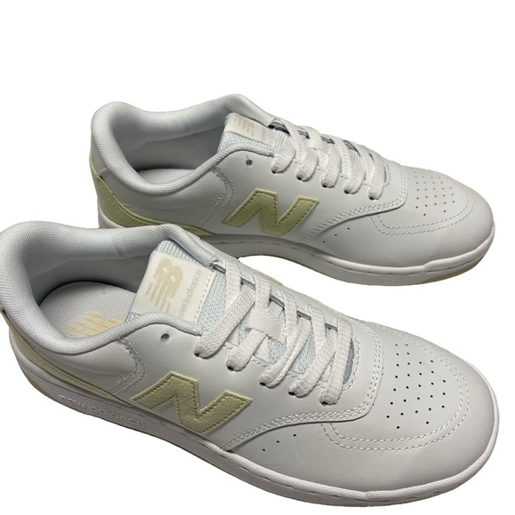 New Balance Shoes - New Balance White Beige BB80 Sneakers BBW80ANN Women’s Sz 8M - Men’s Sz 6.5 NIB